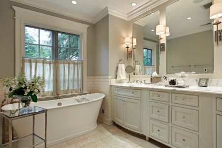 4 Tips to Painting Your Bathroom